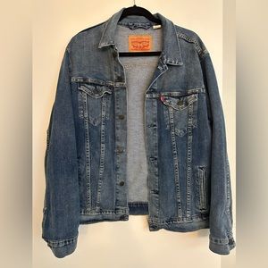 Levis Denim Jacket (Size L) clean